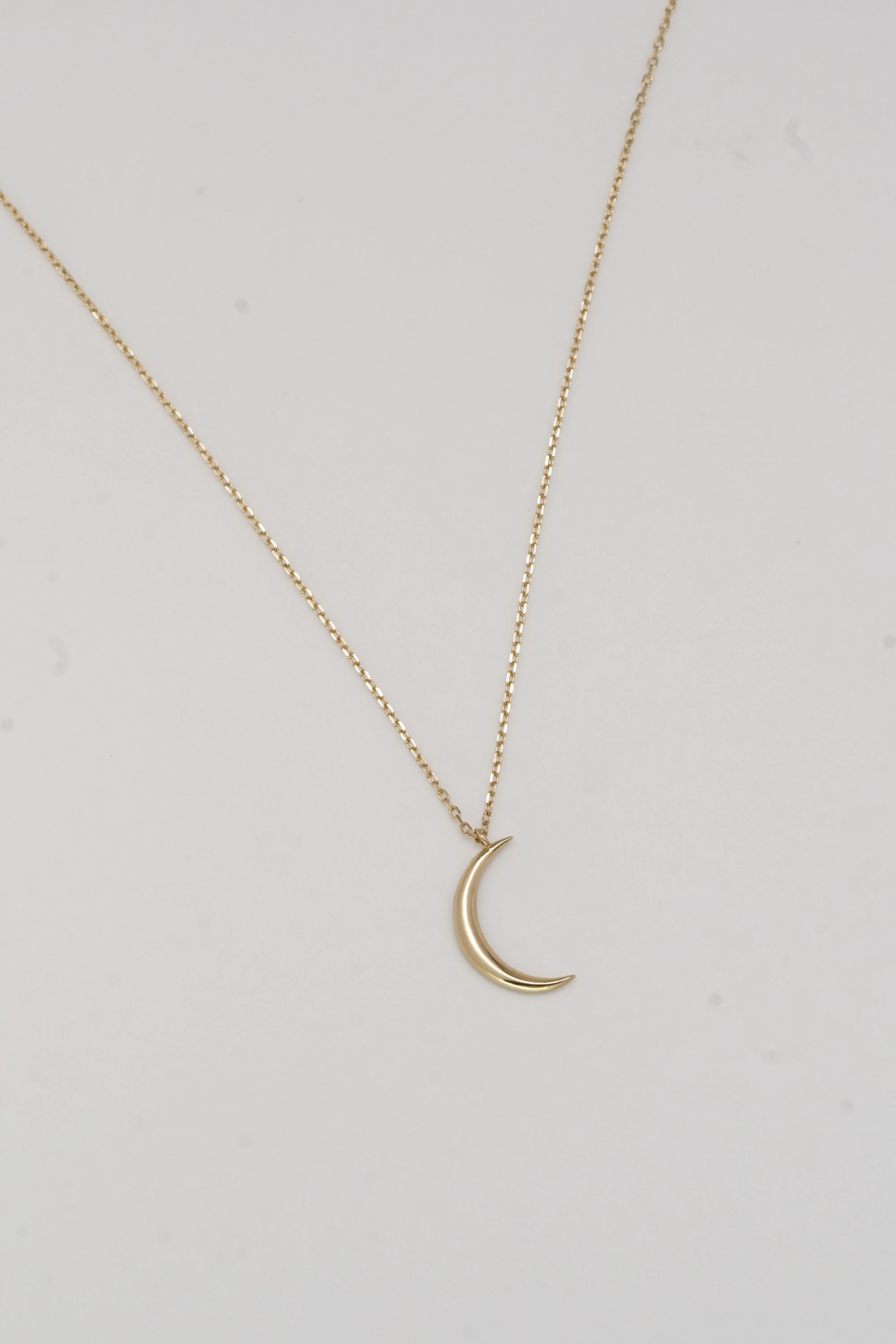 14K Solid Gold Crescent Moon Necklace – Minimalist Elegance