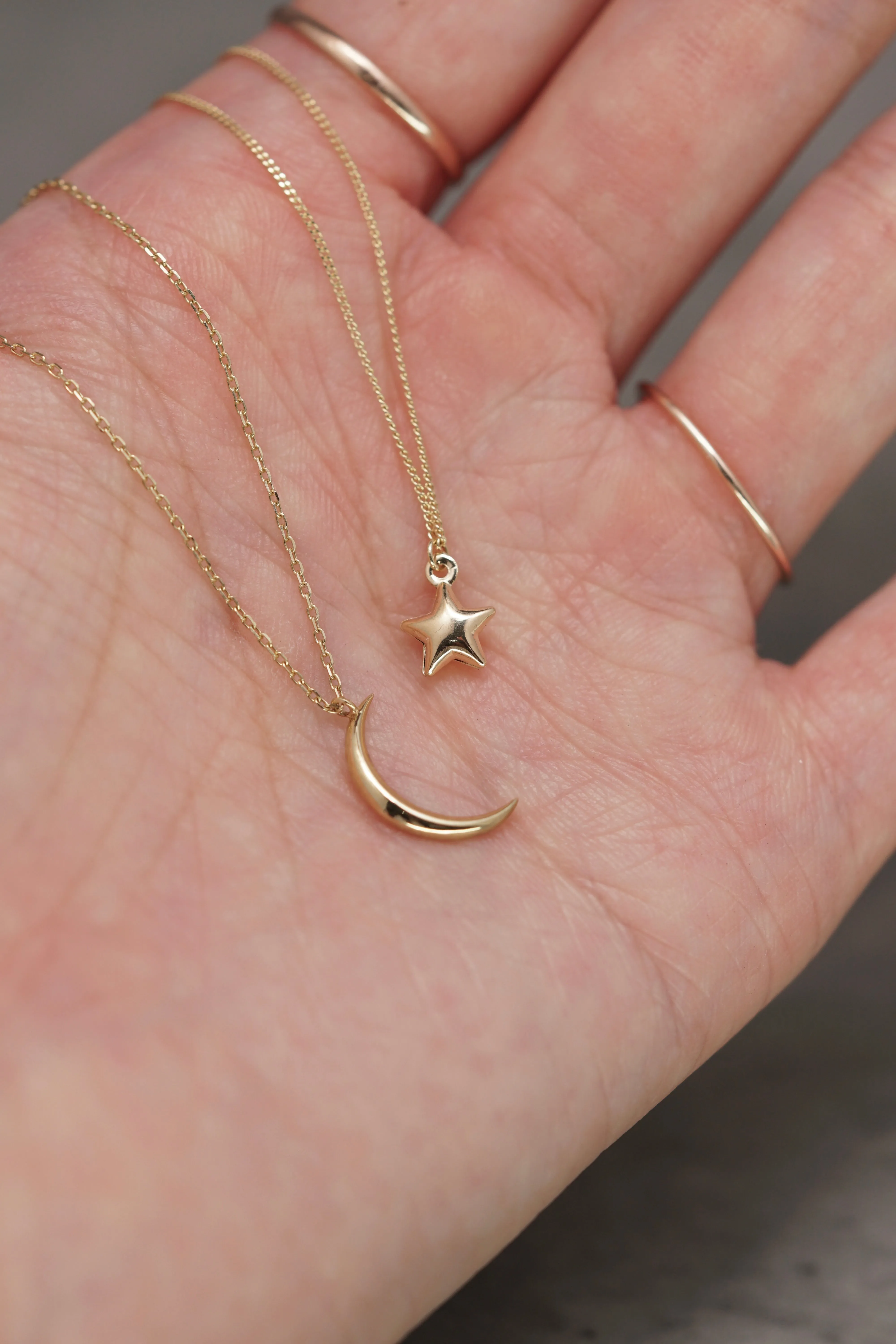 14K Solid Gold Crescent Moon Necklace – Minimalist Elegance