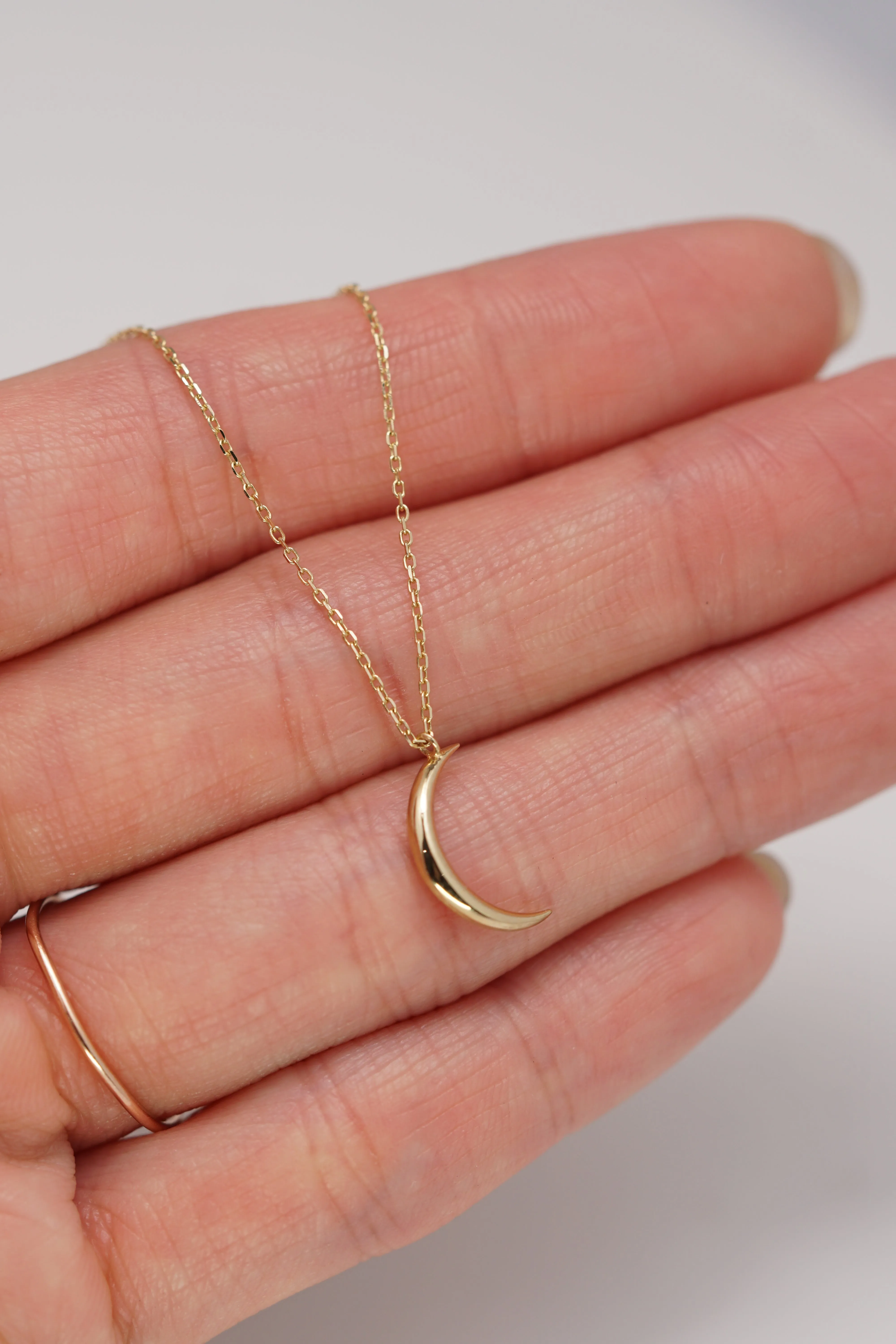 14K Solid Gold Crescent Moon Necklace – Minimalist Elegance