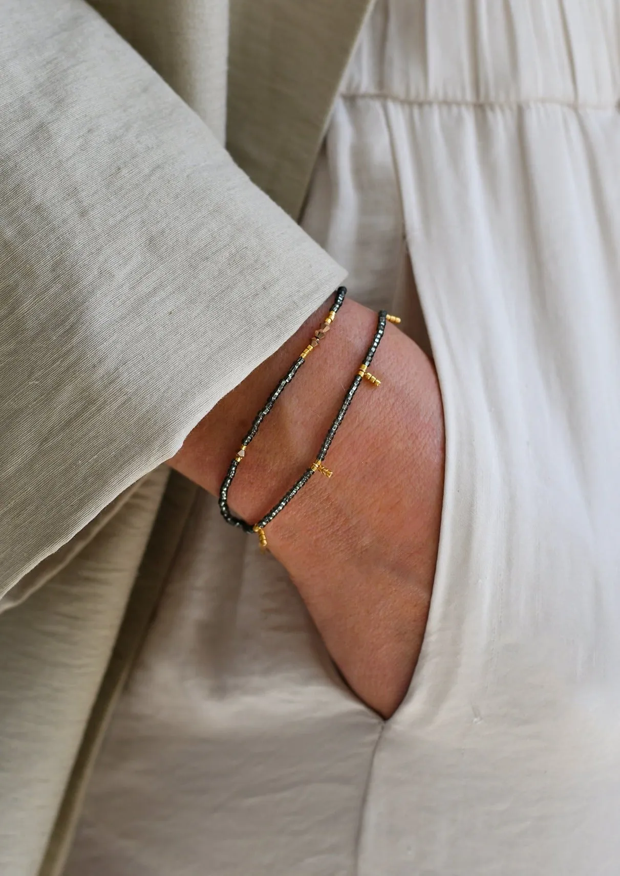 5 Drop Kisongo Bracelet - SHINY GRAPHITE/GOLD