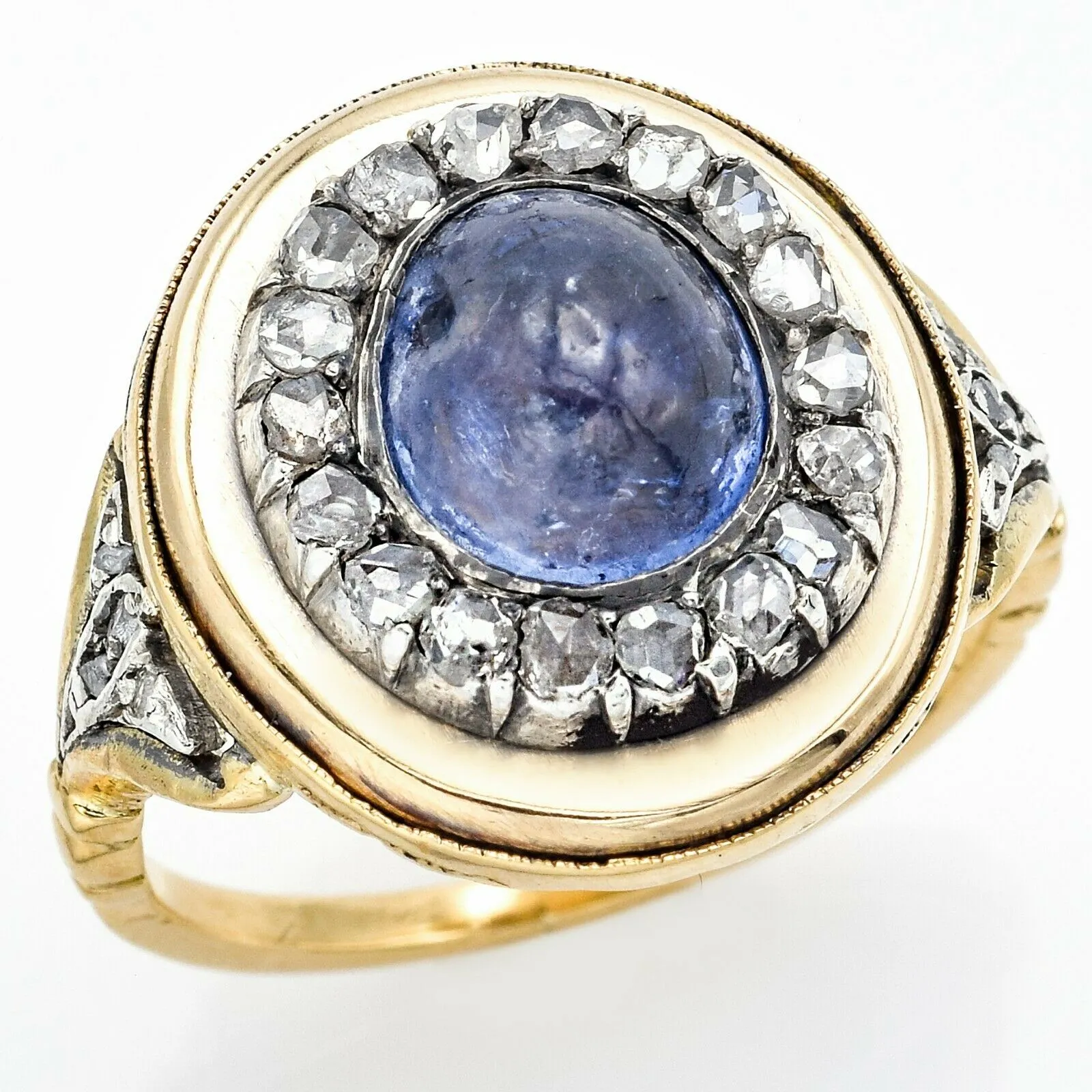 Antique 18K Yellow Gold 2.57 Carats Sapphire & Diamond Cocktail Ring