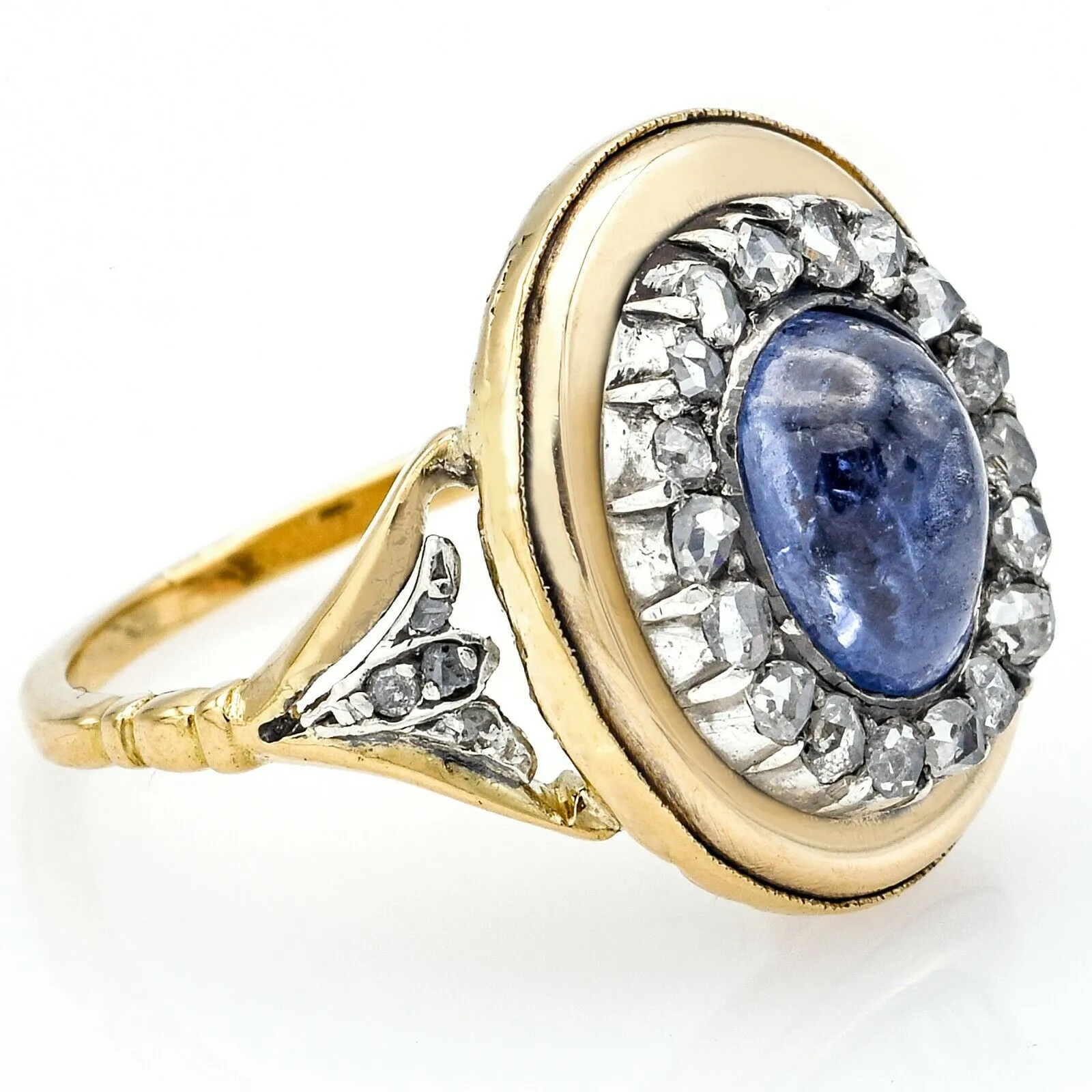 Antique 18K Yellow Gold 2.57 Carats Sapphire & Diamond Cocktail Ring