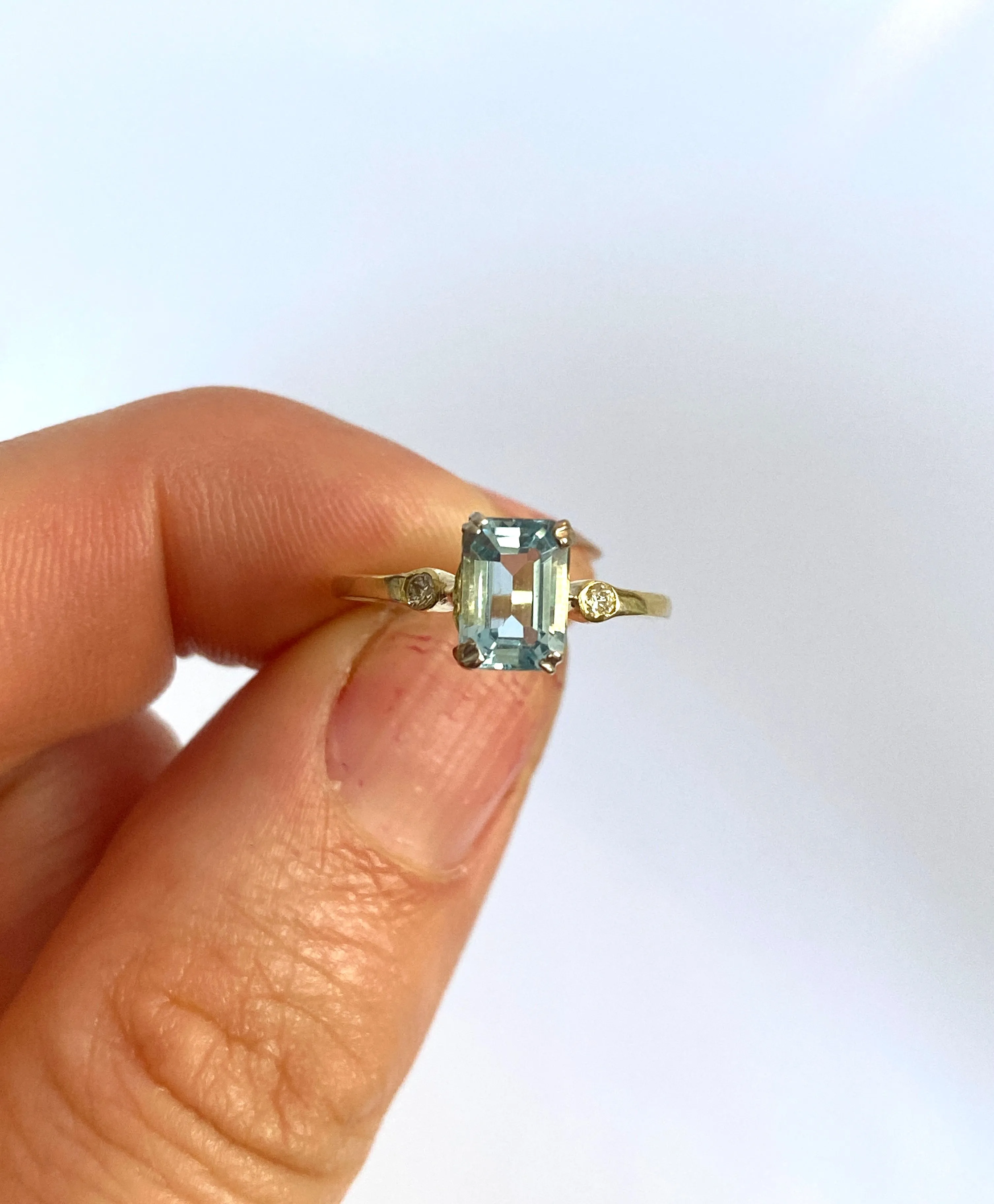 Art Deco (1930s) 18ct Gold Aquamarine and Diamond Ring