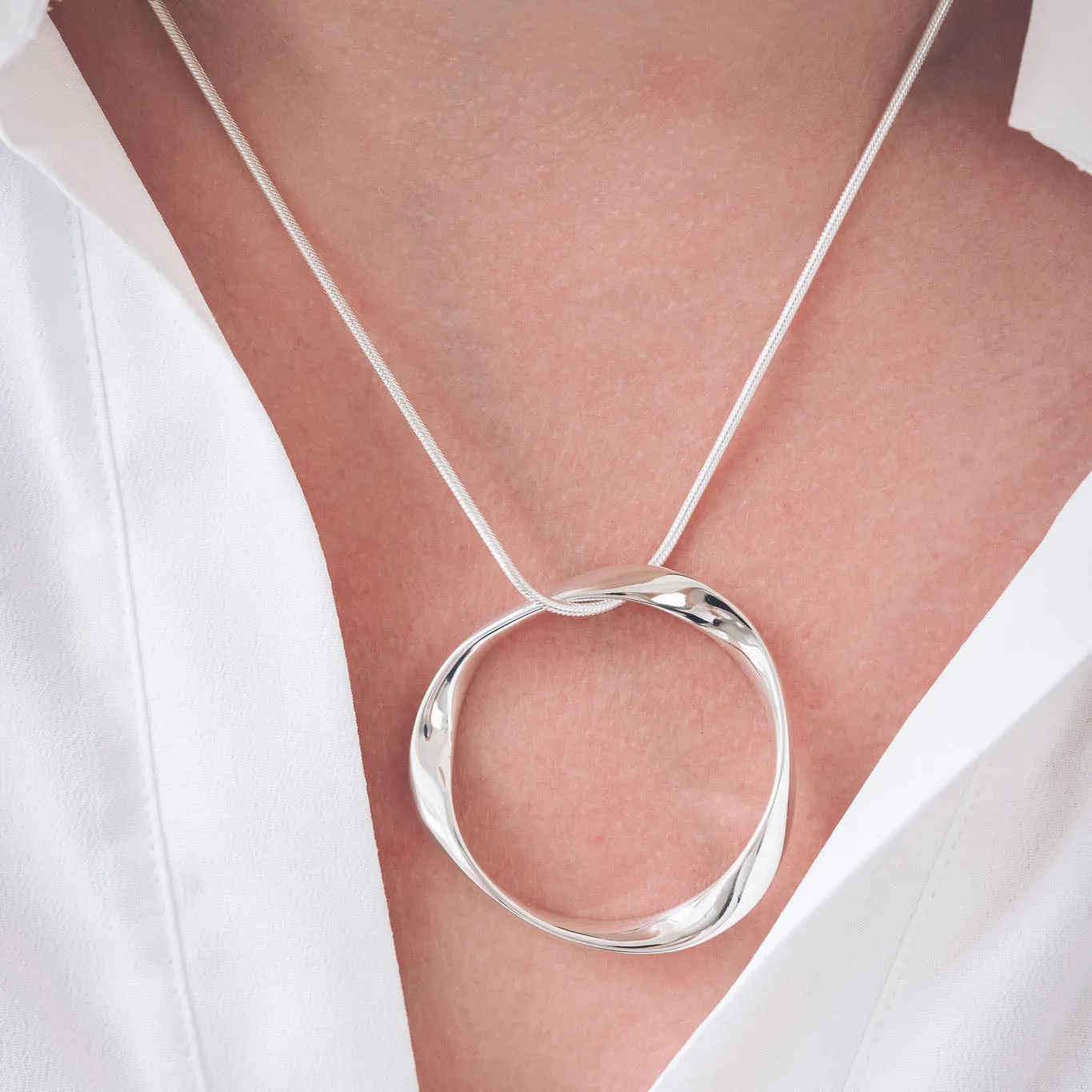 Molly Silver Circle Pendant Necklace