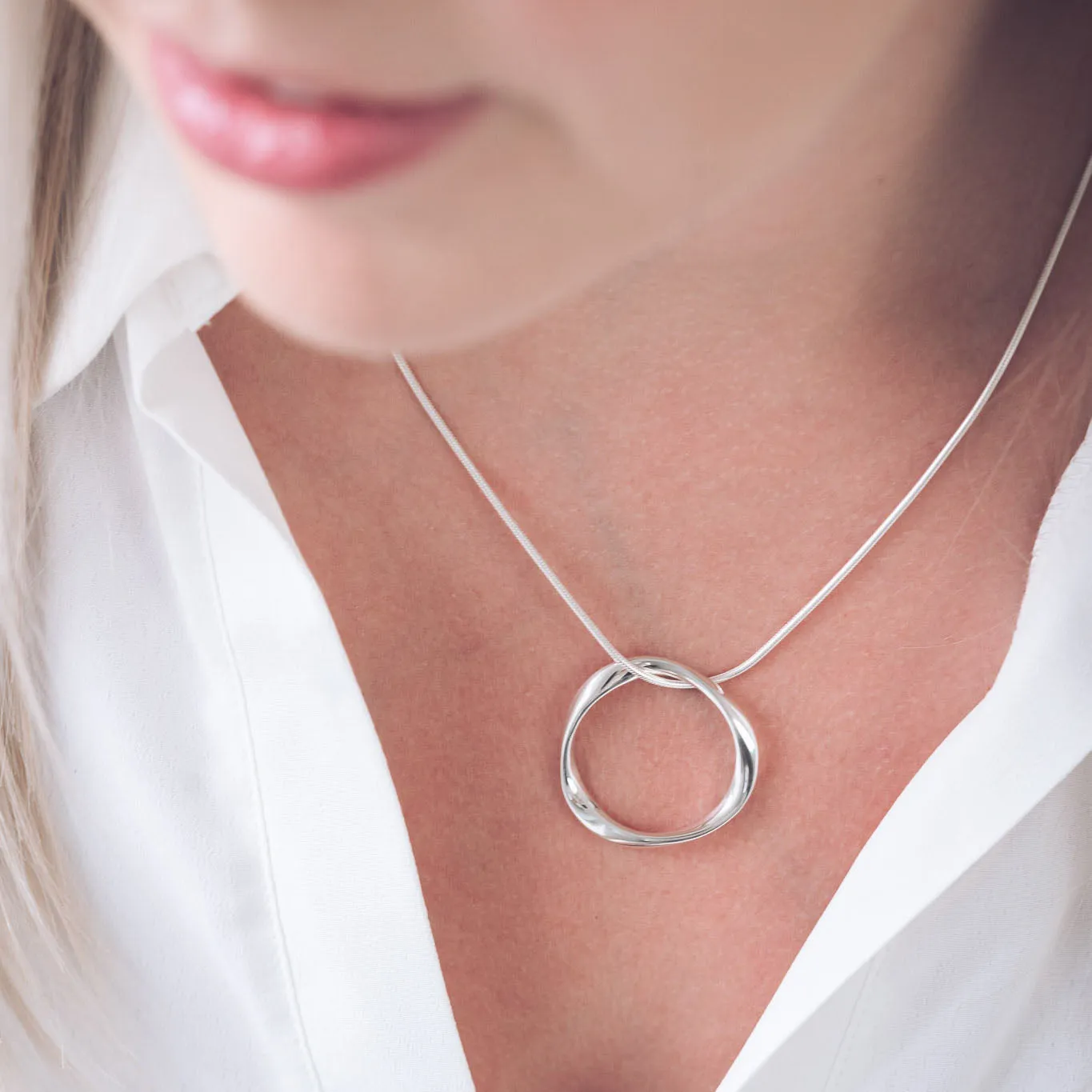 Molly Silver Circle Pendant Necklace