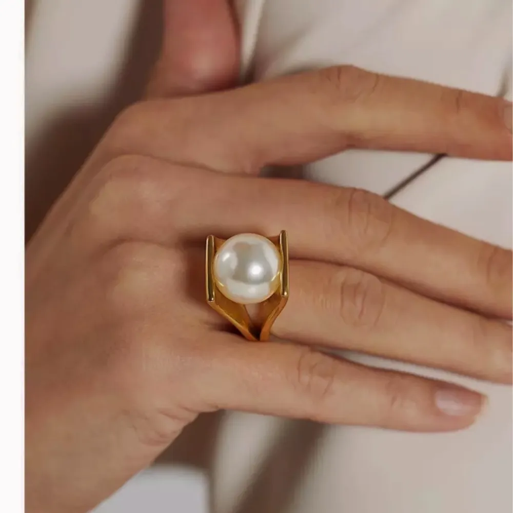 Nola Big Pearl Statement Ring