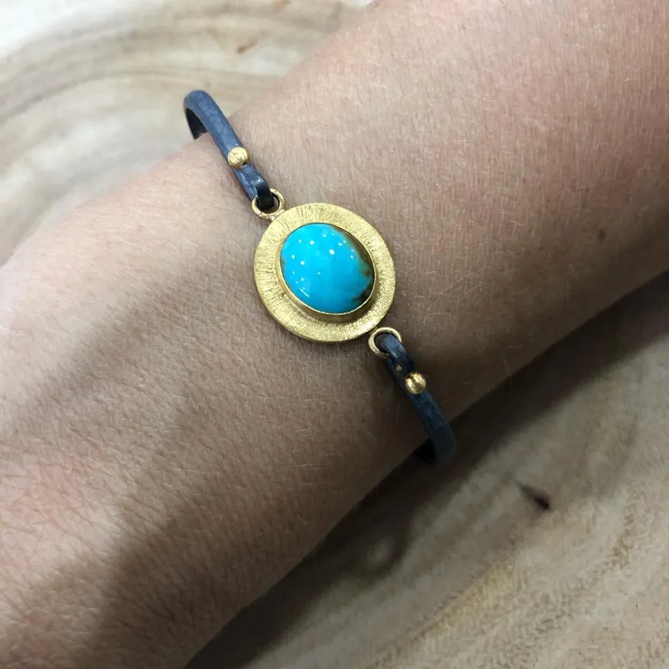 Pompei Bracelet With Oval Cabochon Kingman Turquoise