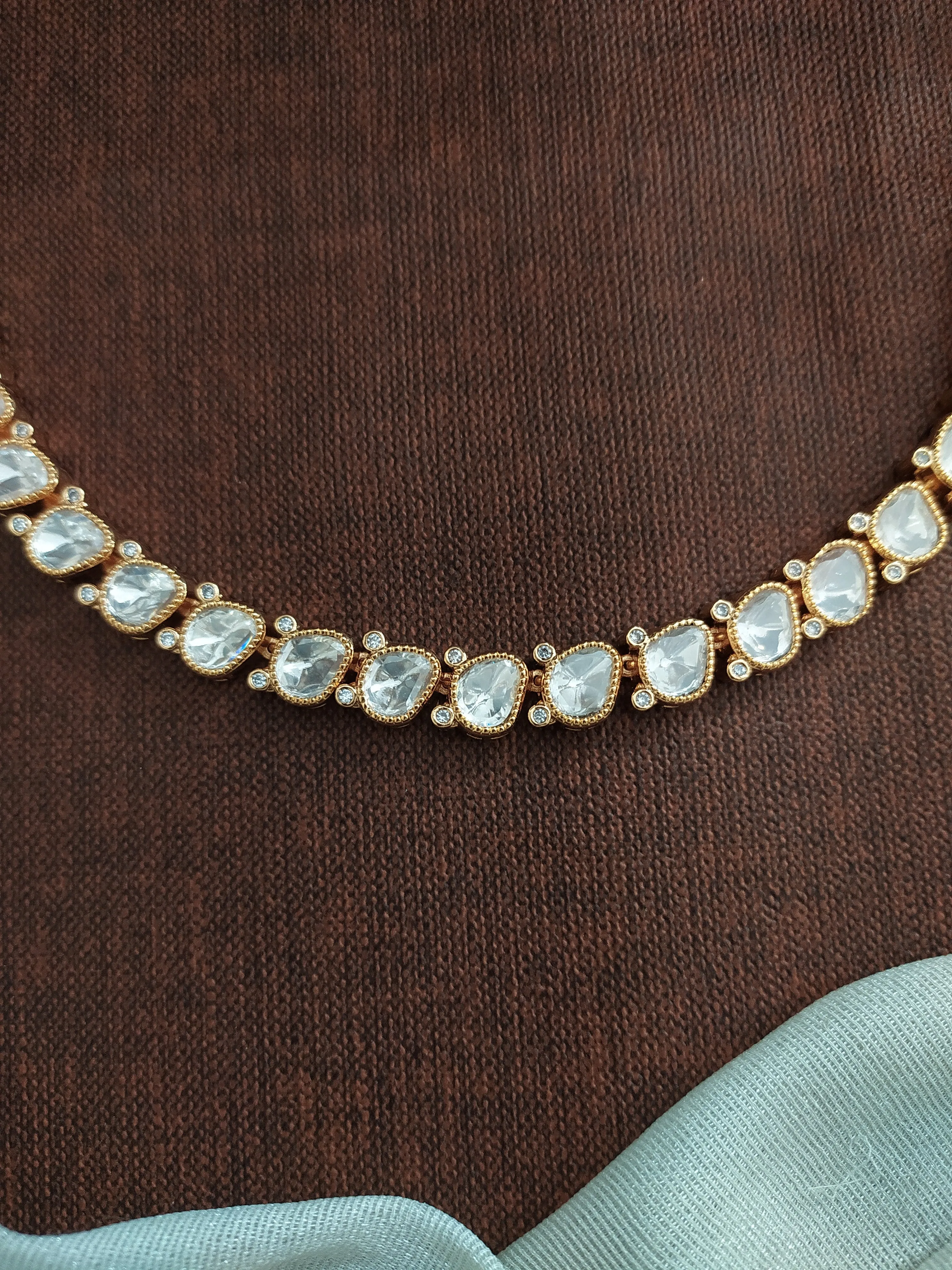 Un-shaped Sleek Kundan Necklace Set with Uncut Diamond Stones