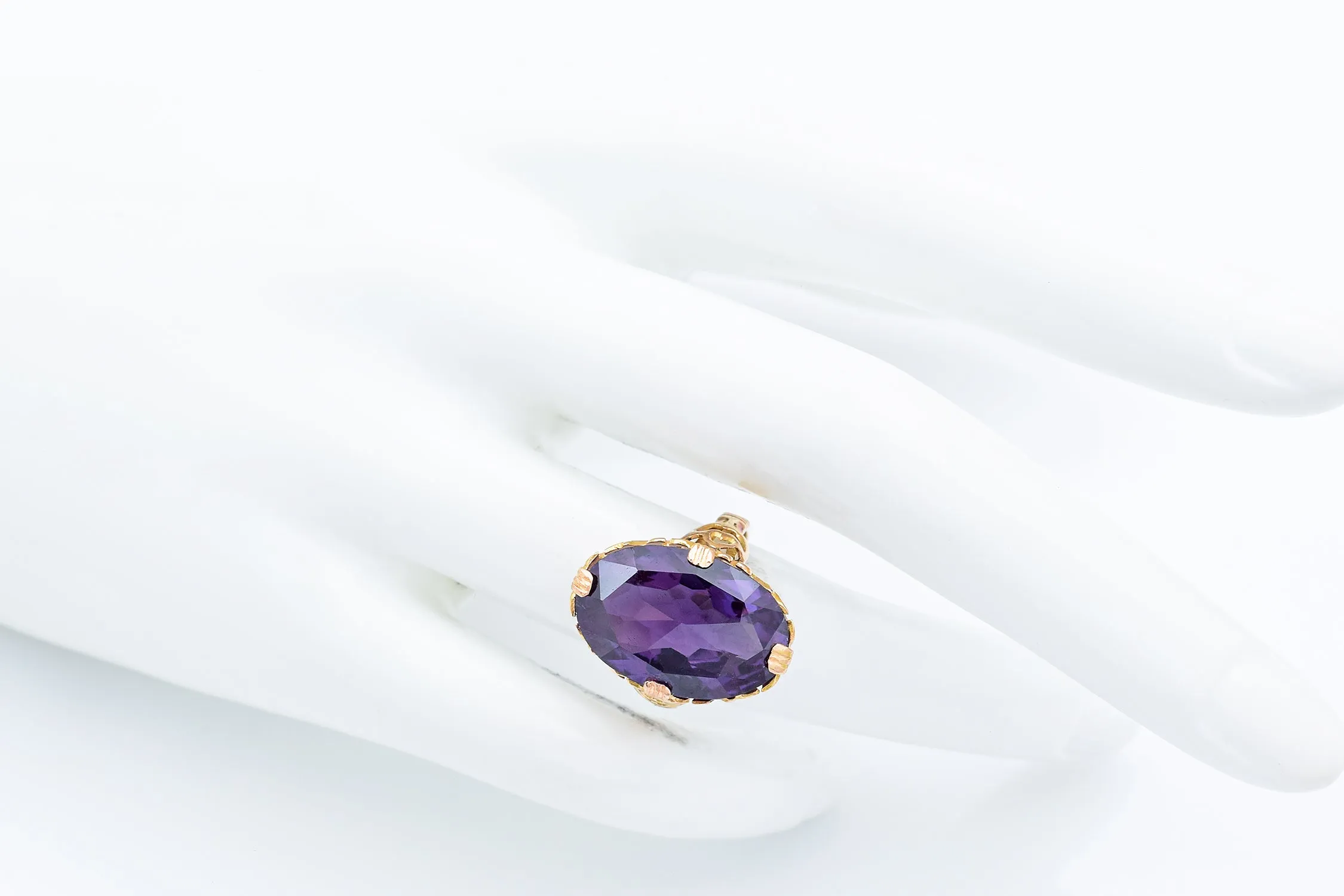 Vintage 11.16 Carat Purple Sapphire 14K Yellow Gold Cocktail Ring Size 5.75